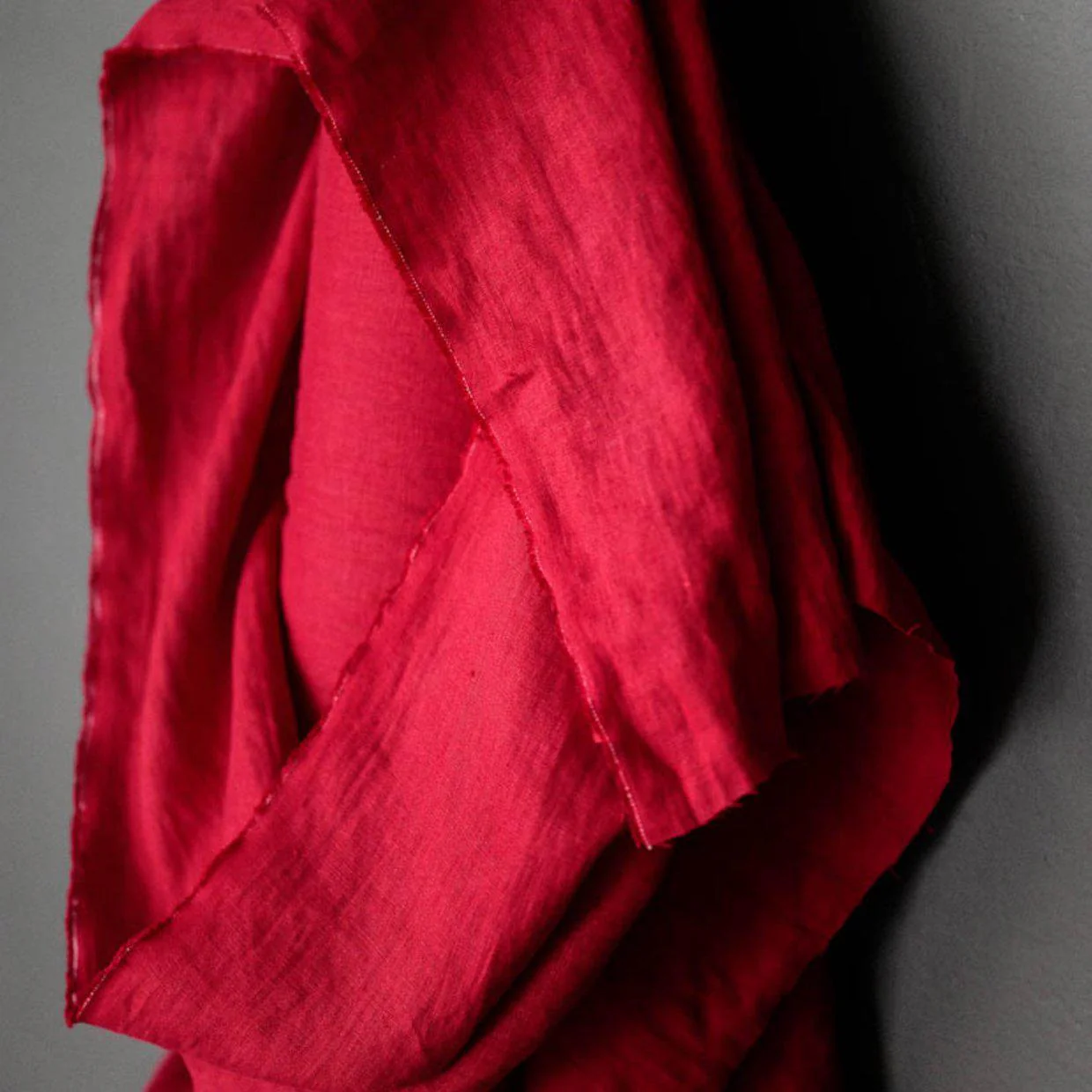 185 Linen Core, Demon Scarlet - Image 3