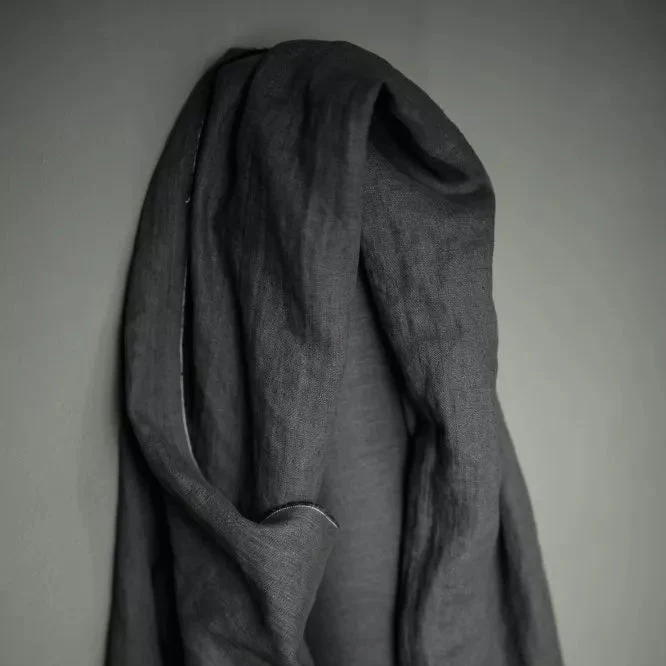 185 Linen Core, Scuttle Black Charcoal