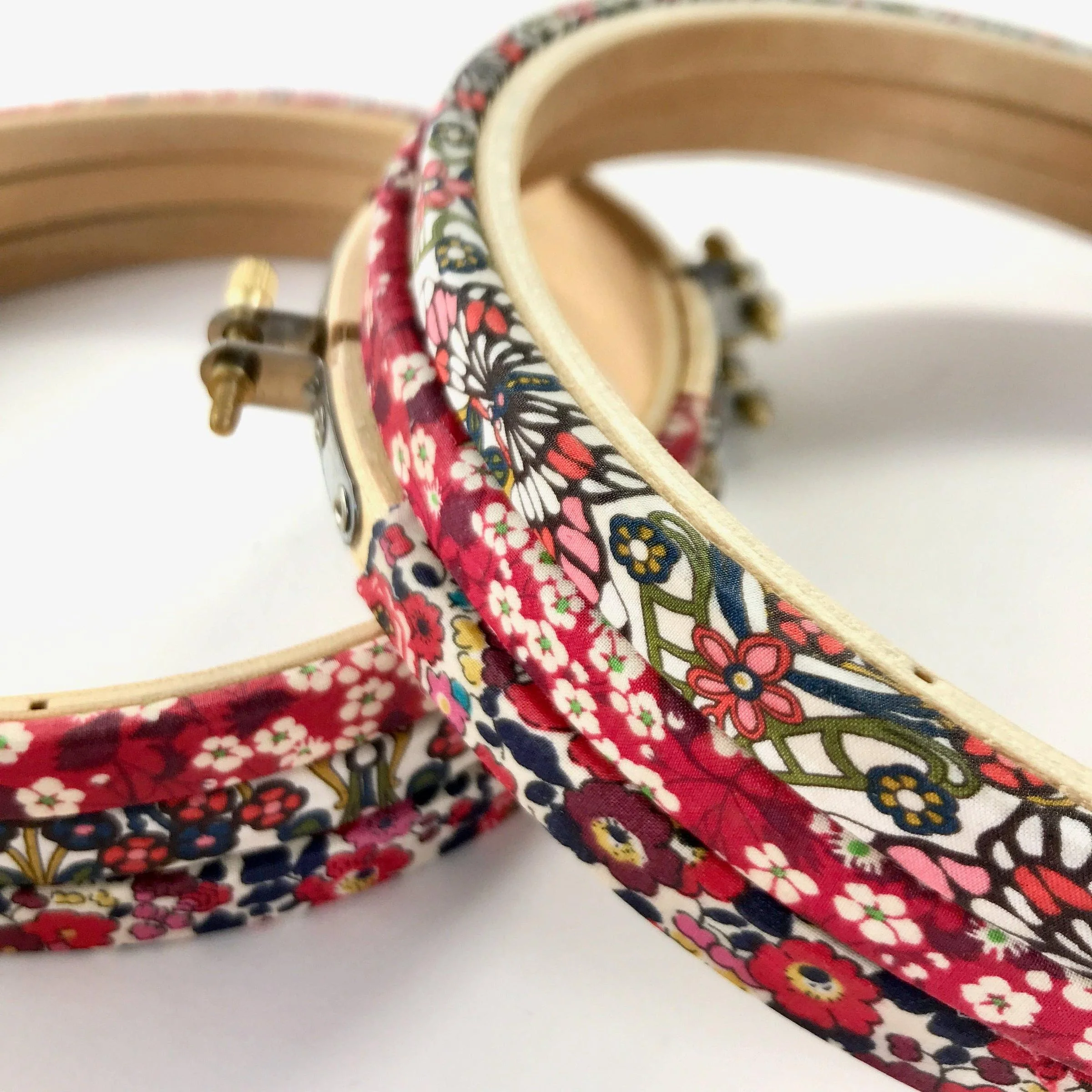 6" Embroidery Hoop Collection - Deep Red Set