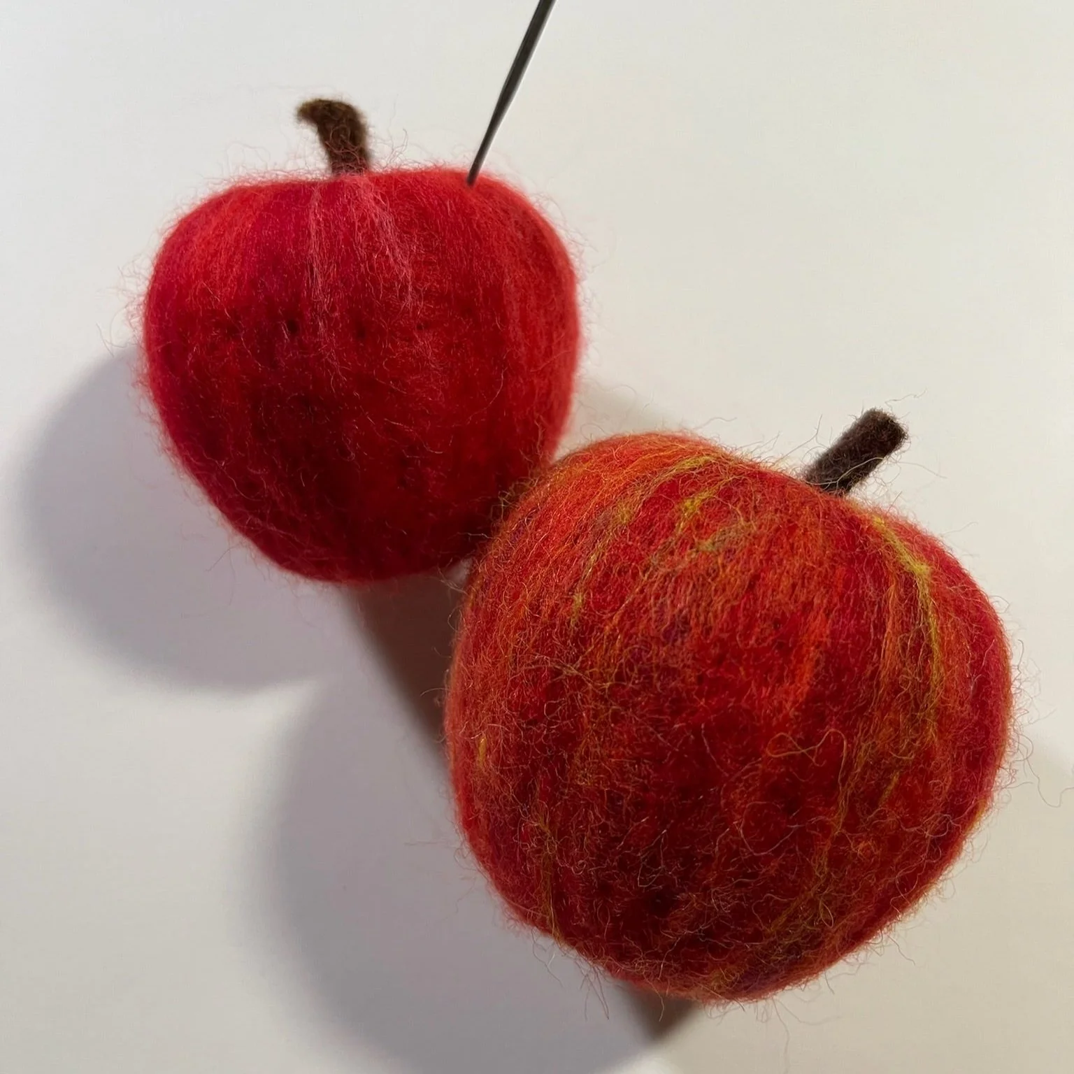 Apple Needle Felting Kit - Image 3