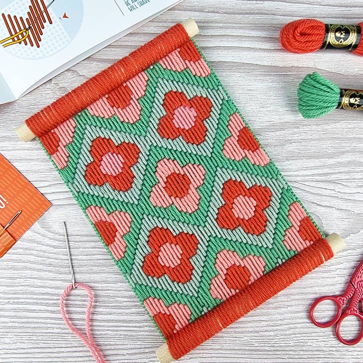 Bargello Embroidery Ditsy Daisies Wall Hanging Kit