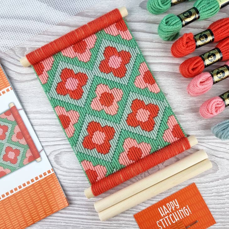 Bargello Embroidery Ditsy Daisies Wall Hanging Kit - Image 4
