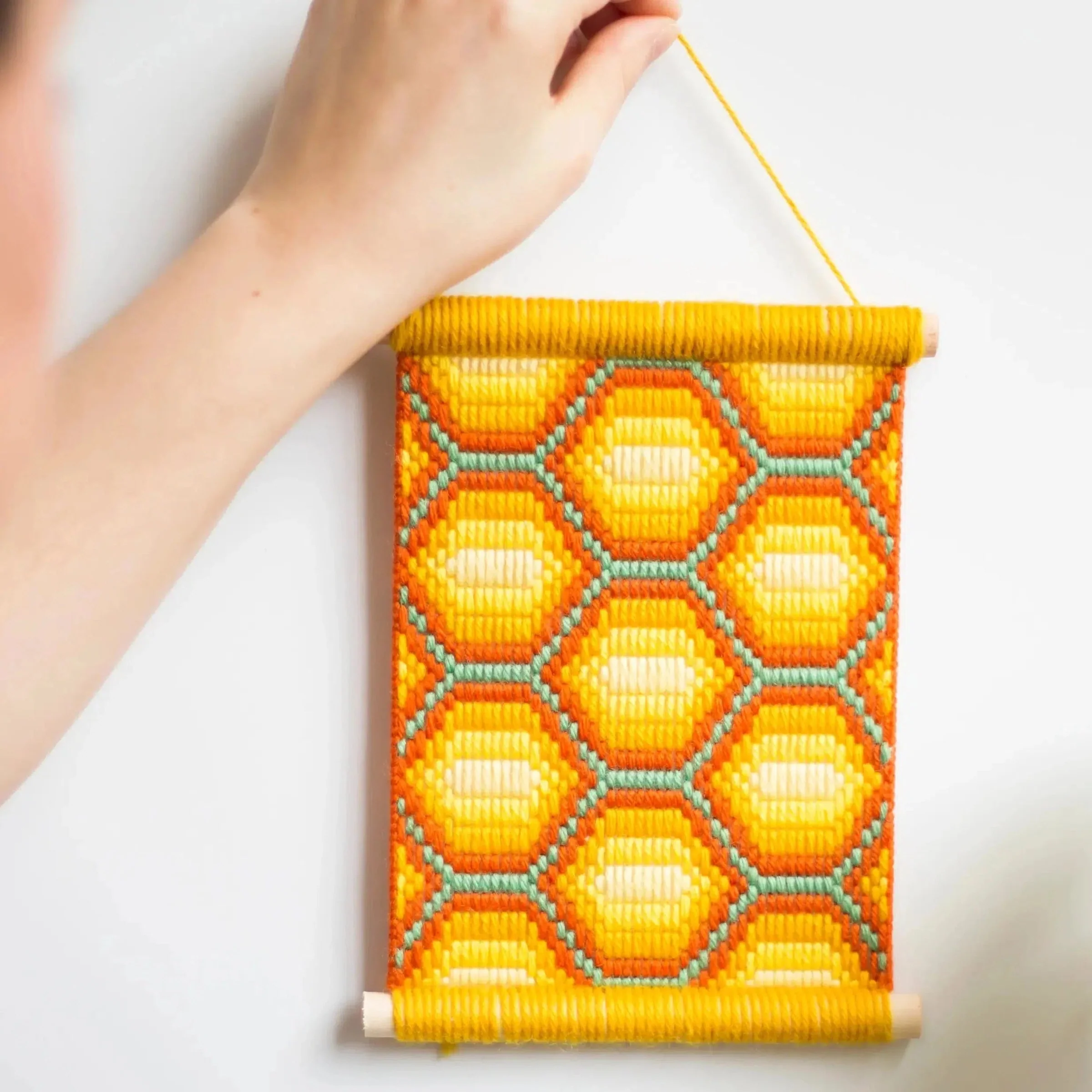 Bargello Embroidery Honeycomb Wall Hanging Kit - Image 3