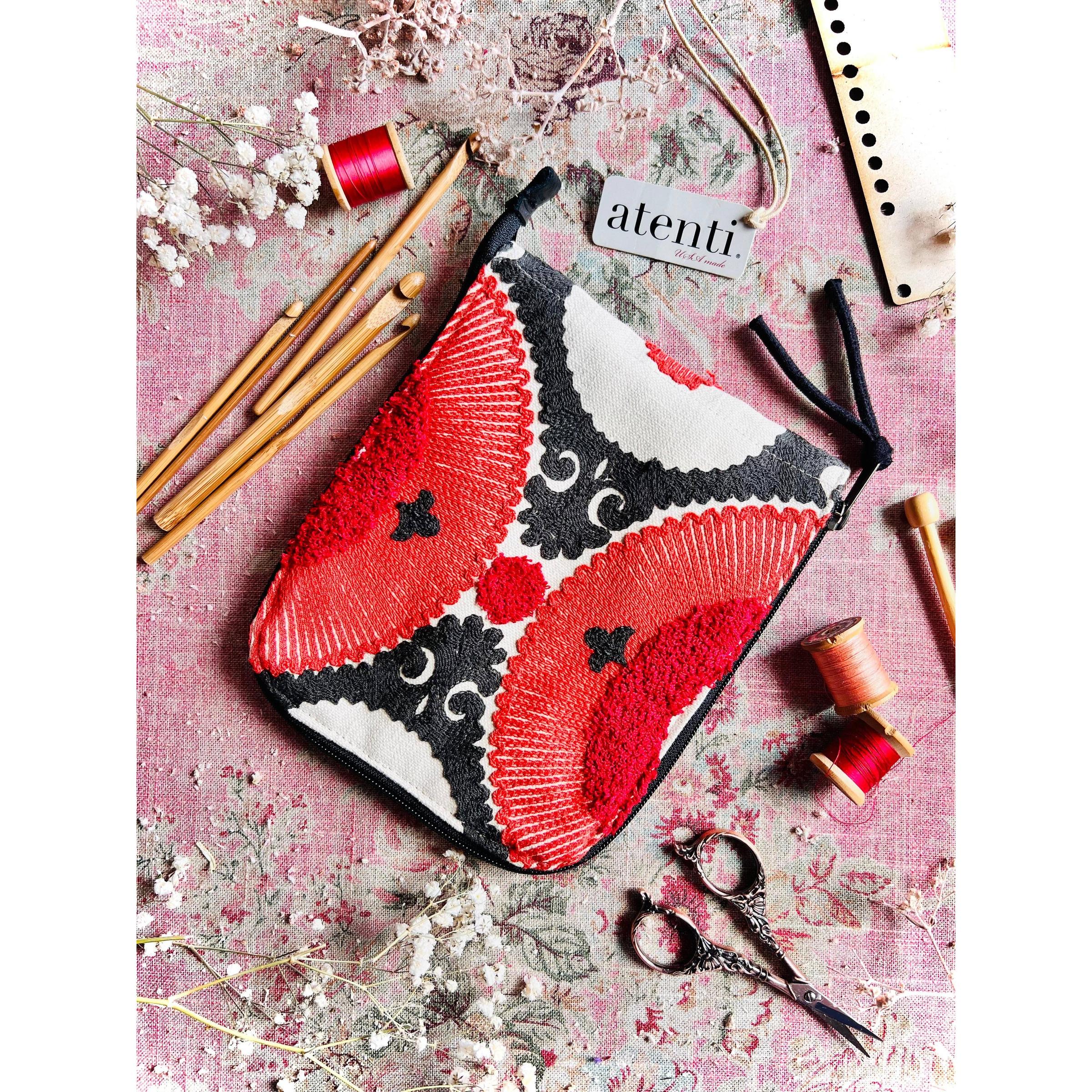 Eclipse Circular Needle Case
