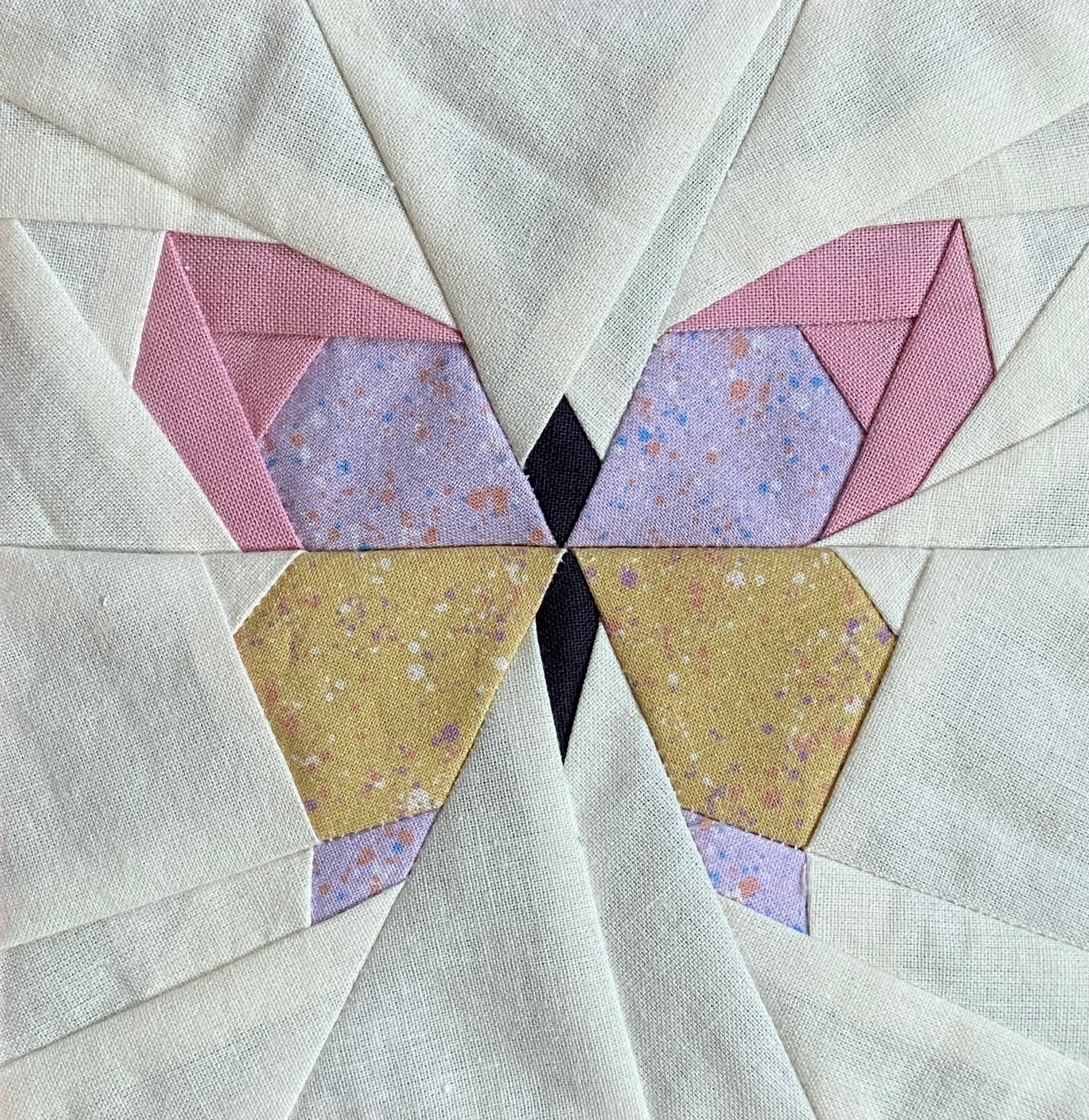 Foundation Paperpiecing: Butterfly charm blocks - Image 2