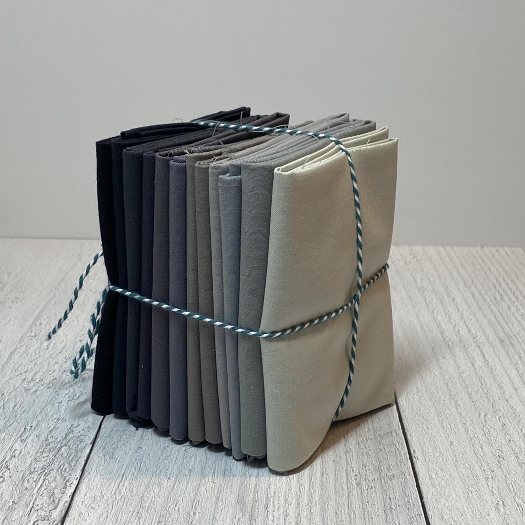 Fat Quarter Bundle of Kona Solids (12 Pieces) - Image 10