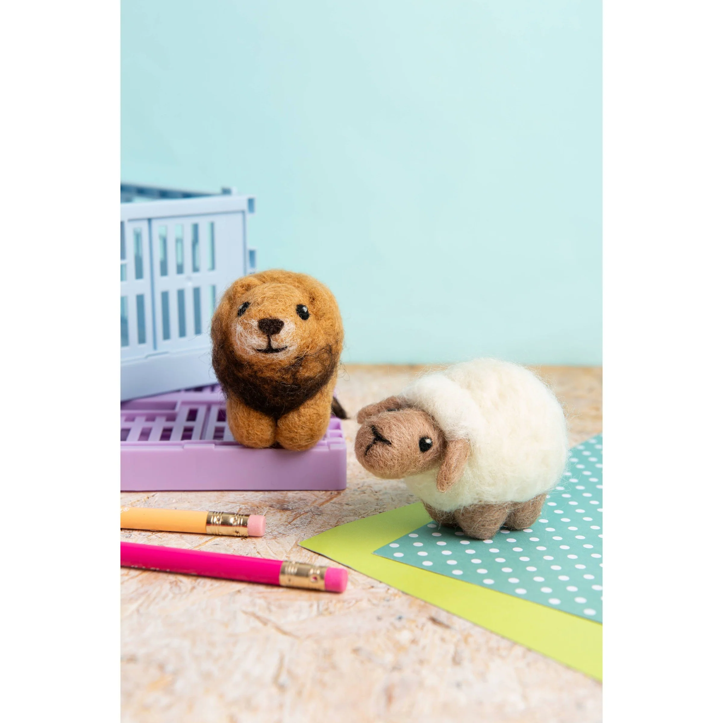 Lion Mini Needle Felting Kit - Image 2