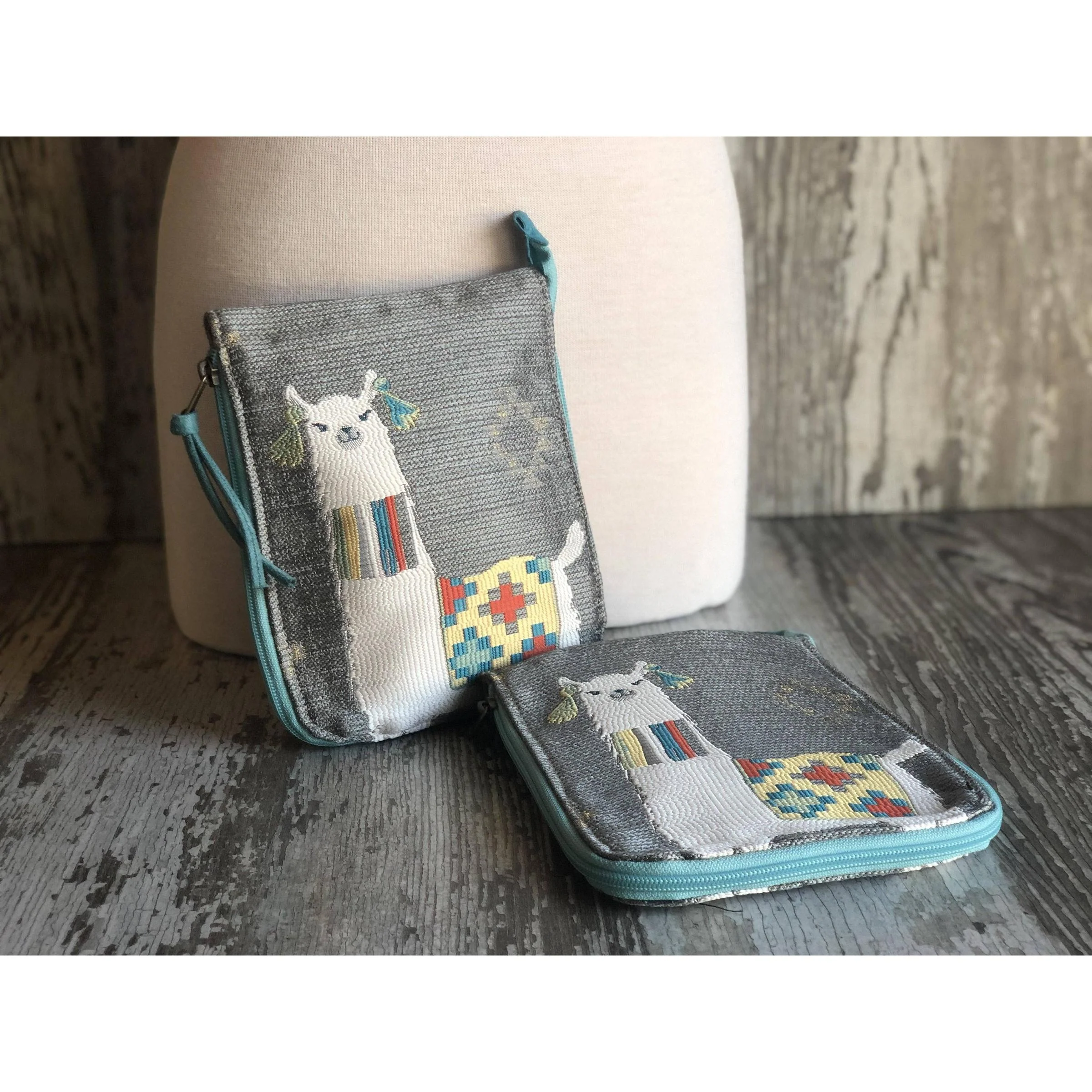 Mama Llama Circular Knitting Needle Case - Grey - Image 4