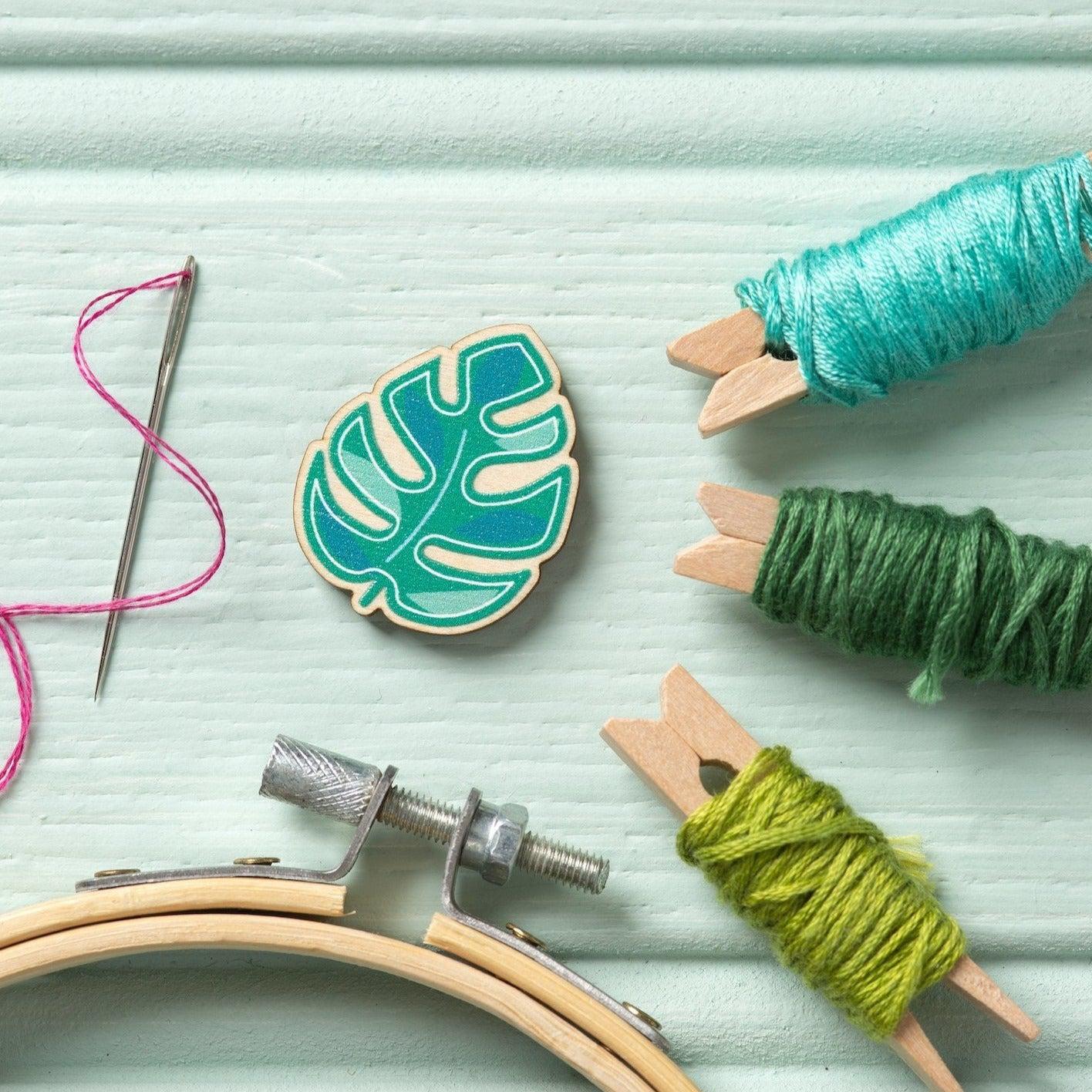 Monstera Leaf Magnetic Needle Minder