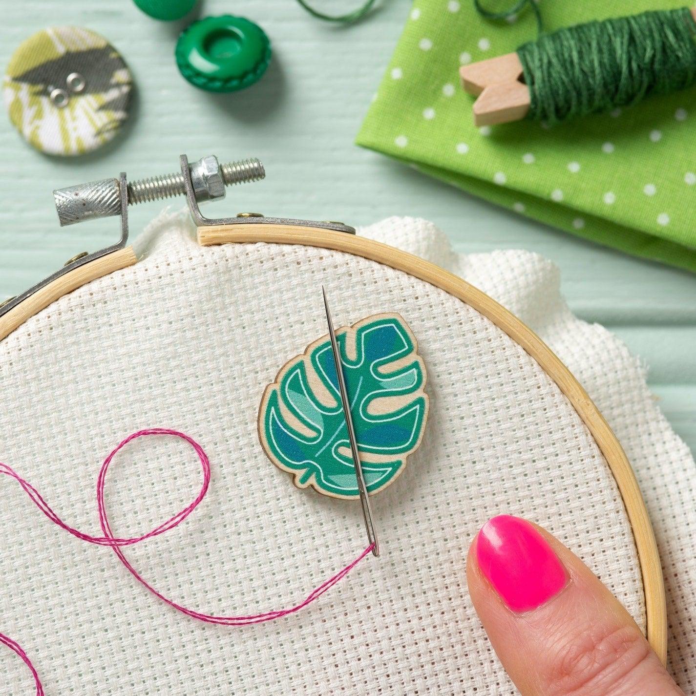 Monstera Leaf Magnetic Needle Minder - Image 3
