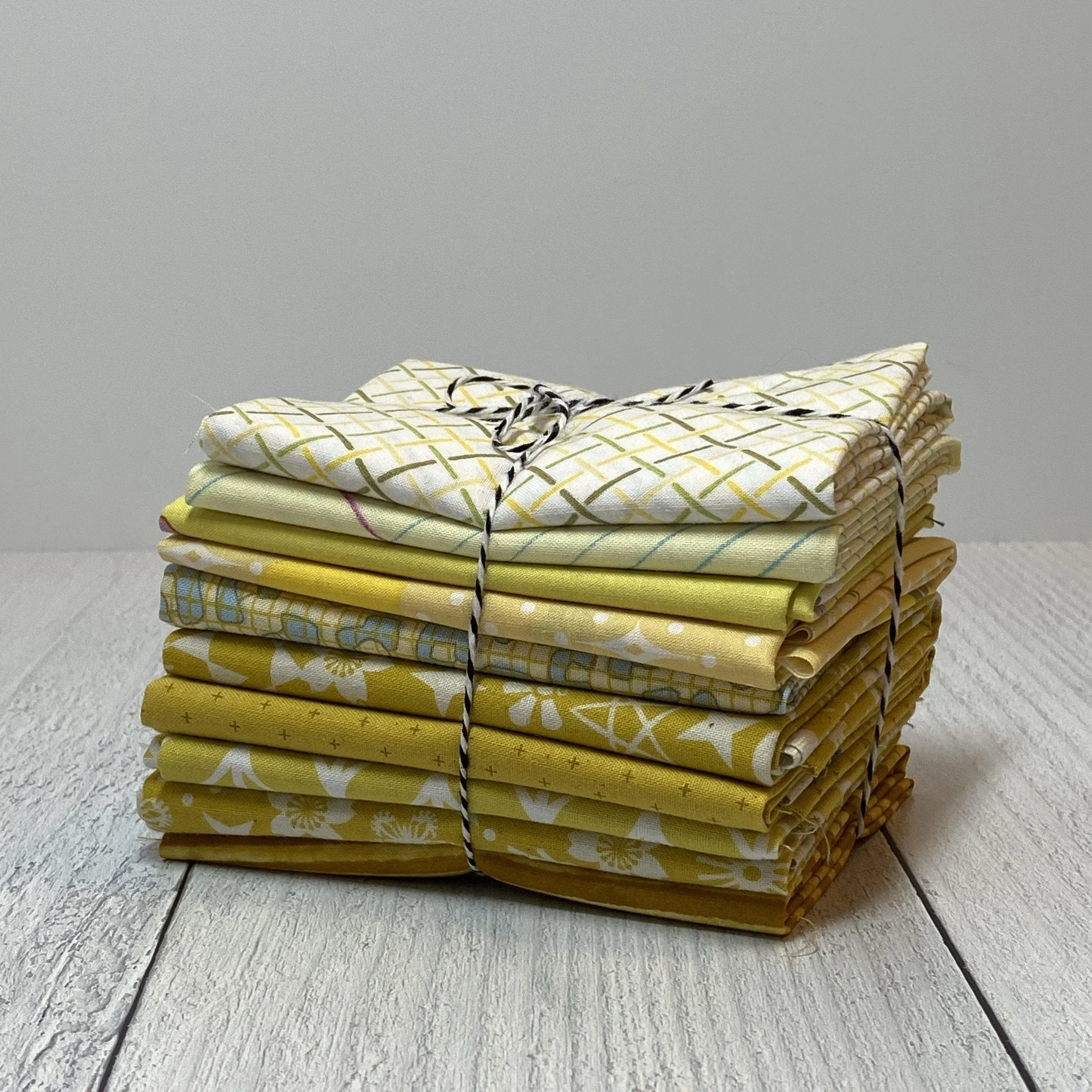 Mystery Fat Quarter Bundle (10 pieces) - Image 5