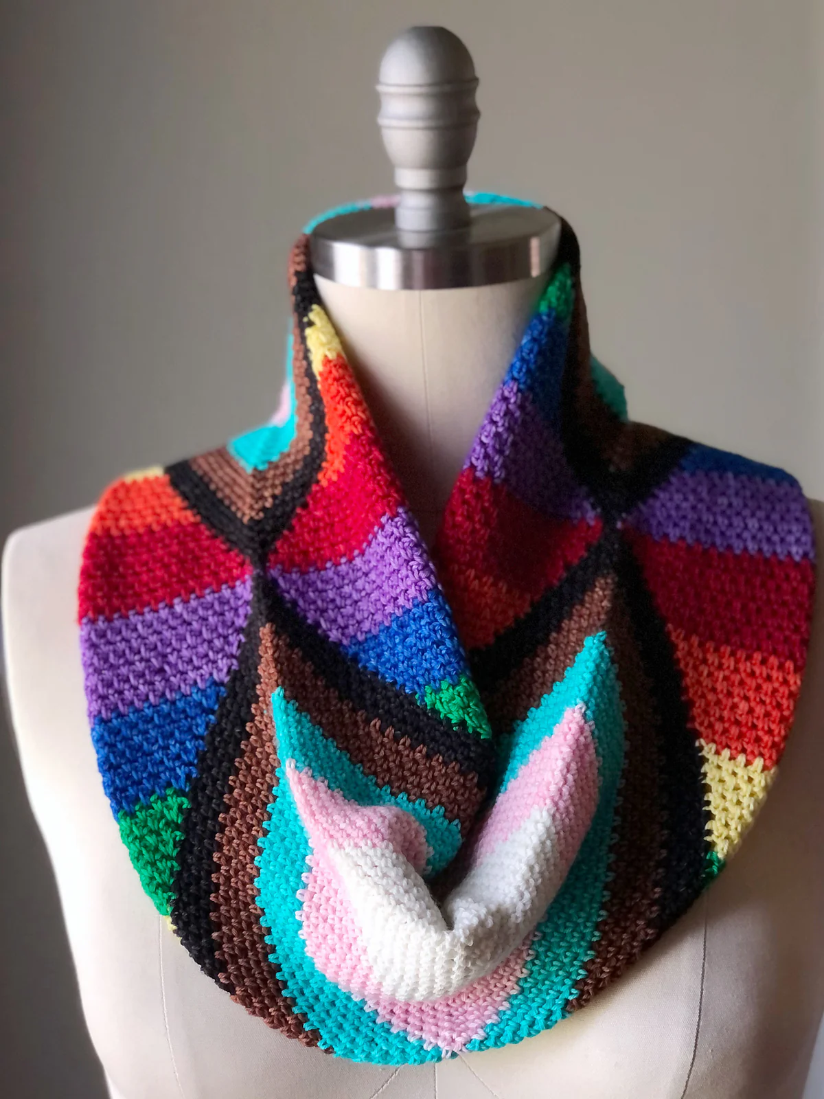 Pride Progress Crochet Cowl - 2 sessions - Image 2