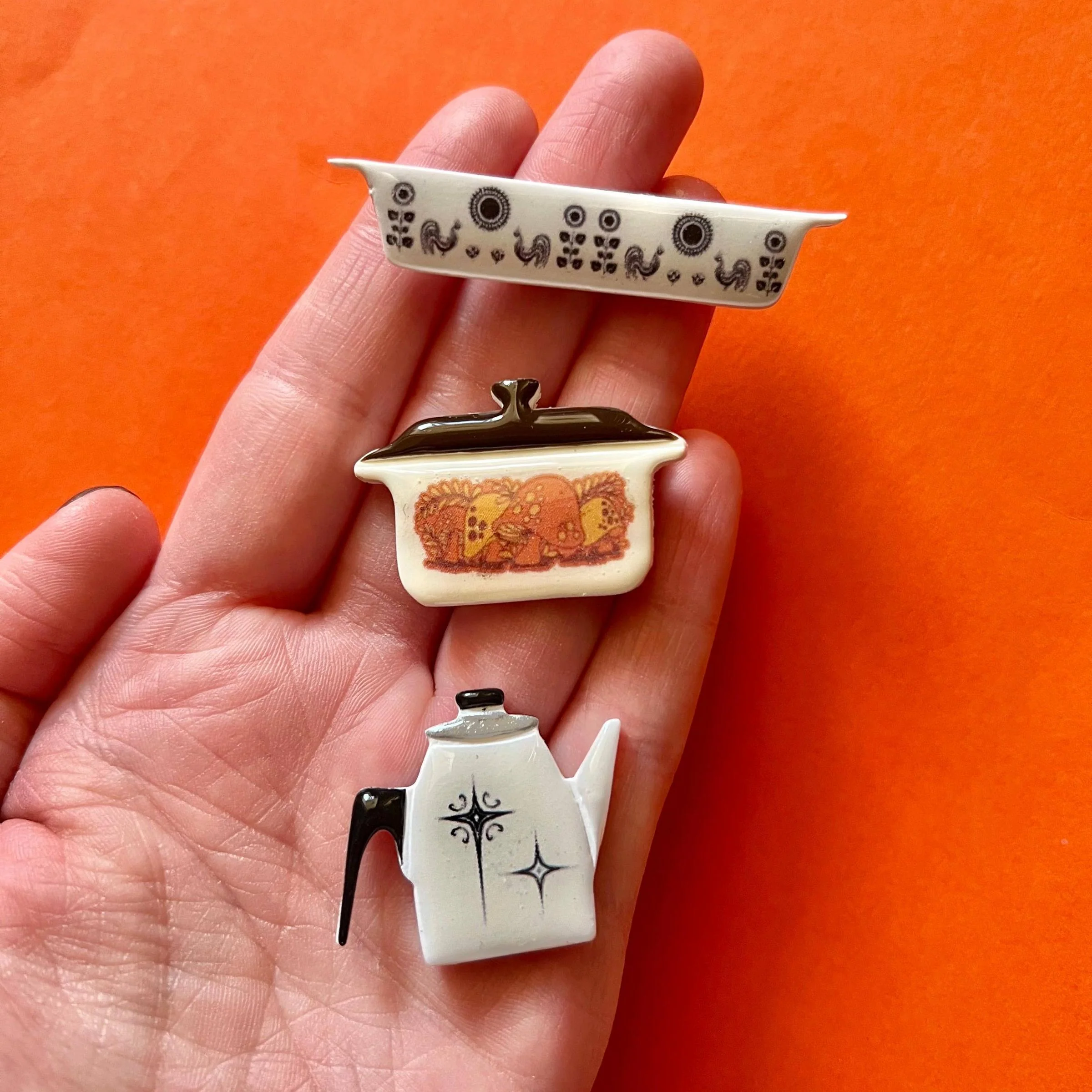 Retro Cookware Needle Minder - Image 8