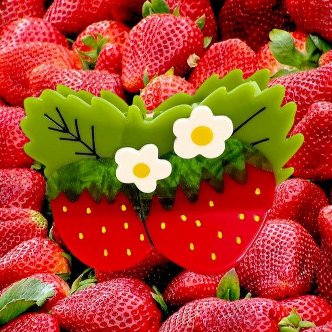 Strawberries and Flowers Hair Claw - Image 3
