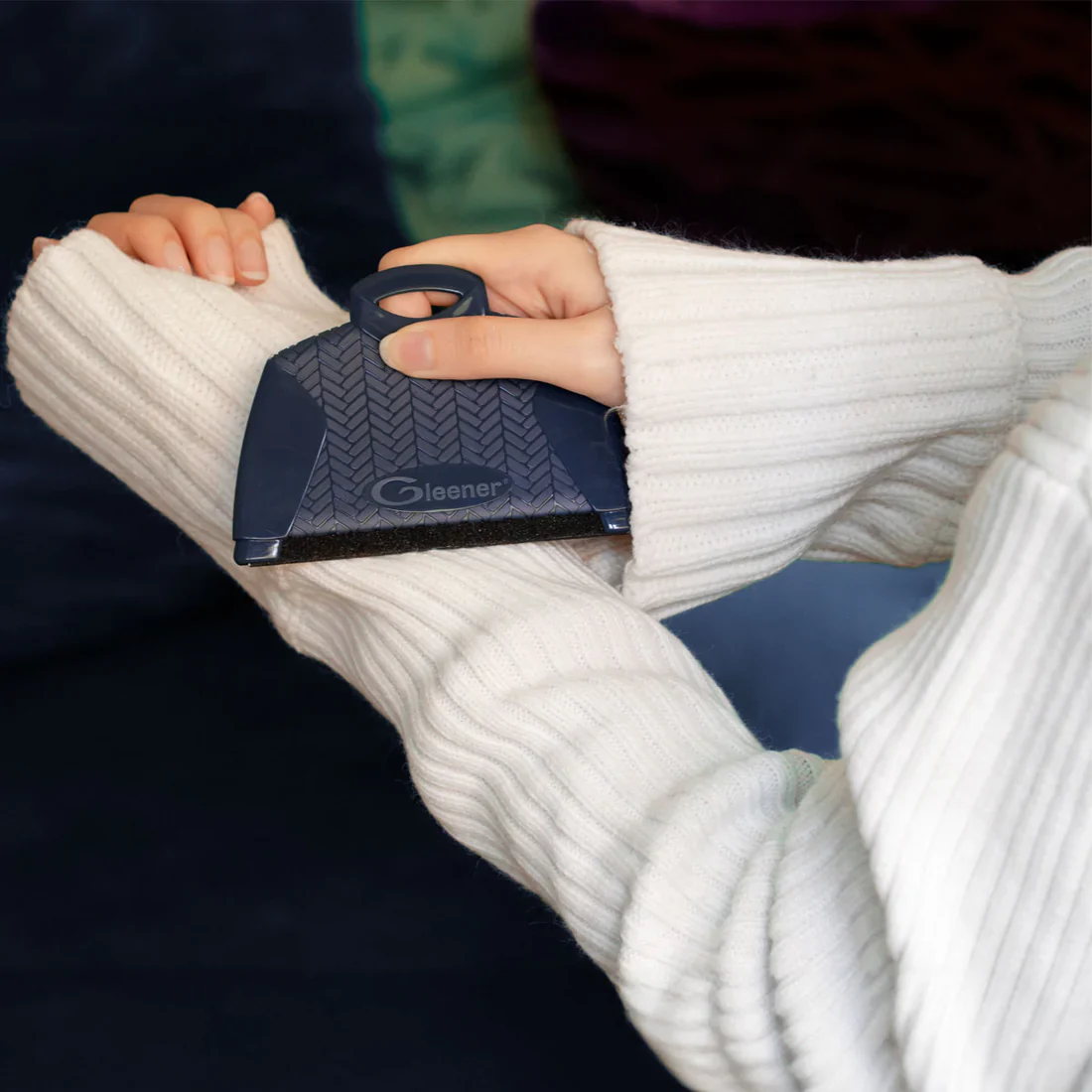 Sweater Saver Fabric Comb - Image 2