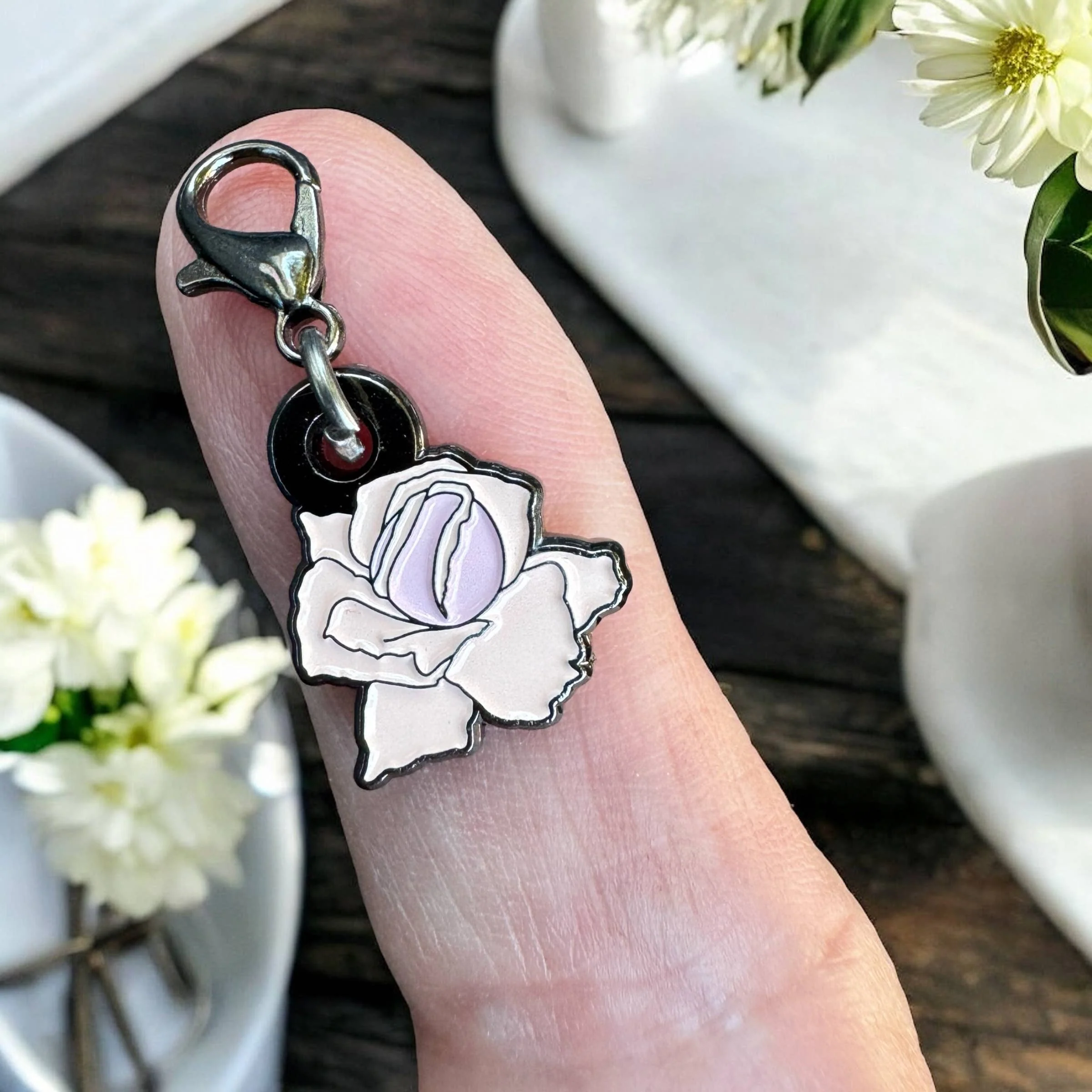 Vintage Rose Stitch Marker - Image 2