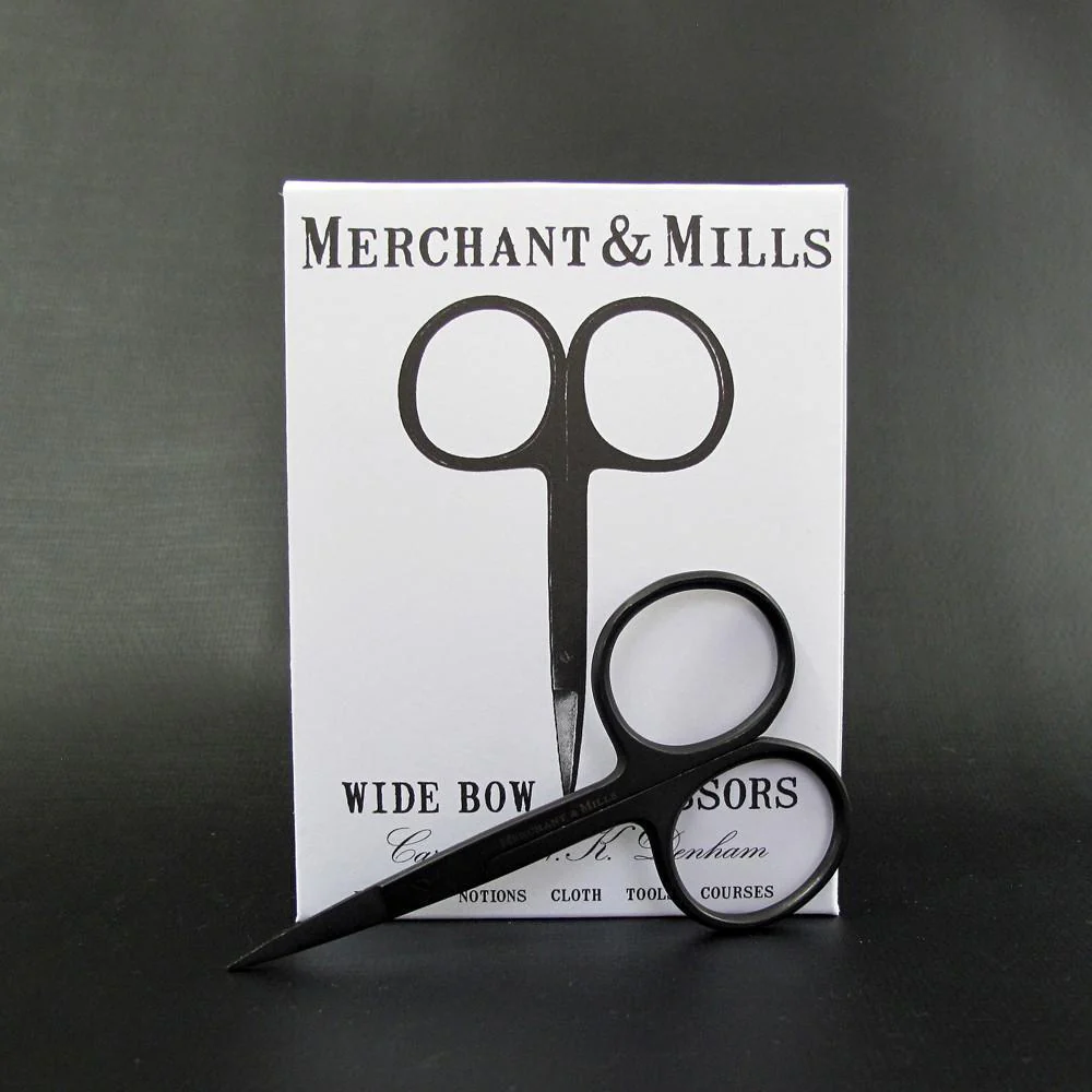 Wide Bow Scissors